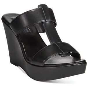 INC International Concepts Paicee Sandals Slide-On T -Strap Platform 8.5M.